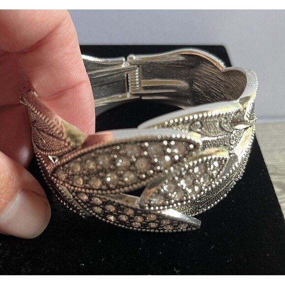 Rhinestone Pewter Leaf Design Hinged Cuff Bracelet 1.5" Wide - Picture 10 of 10